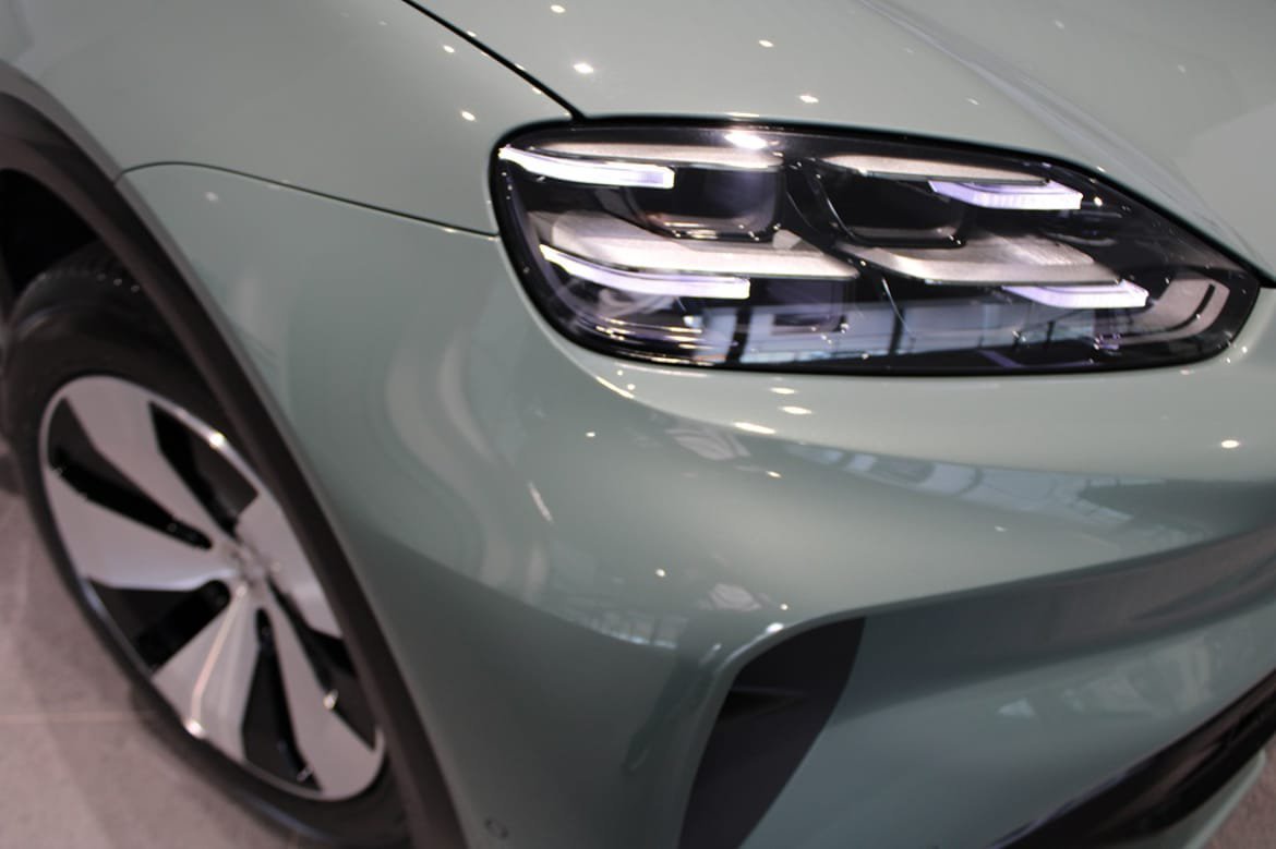 Vehicle Image 9