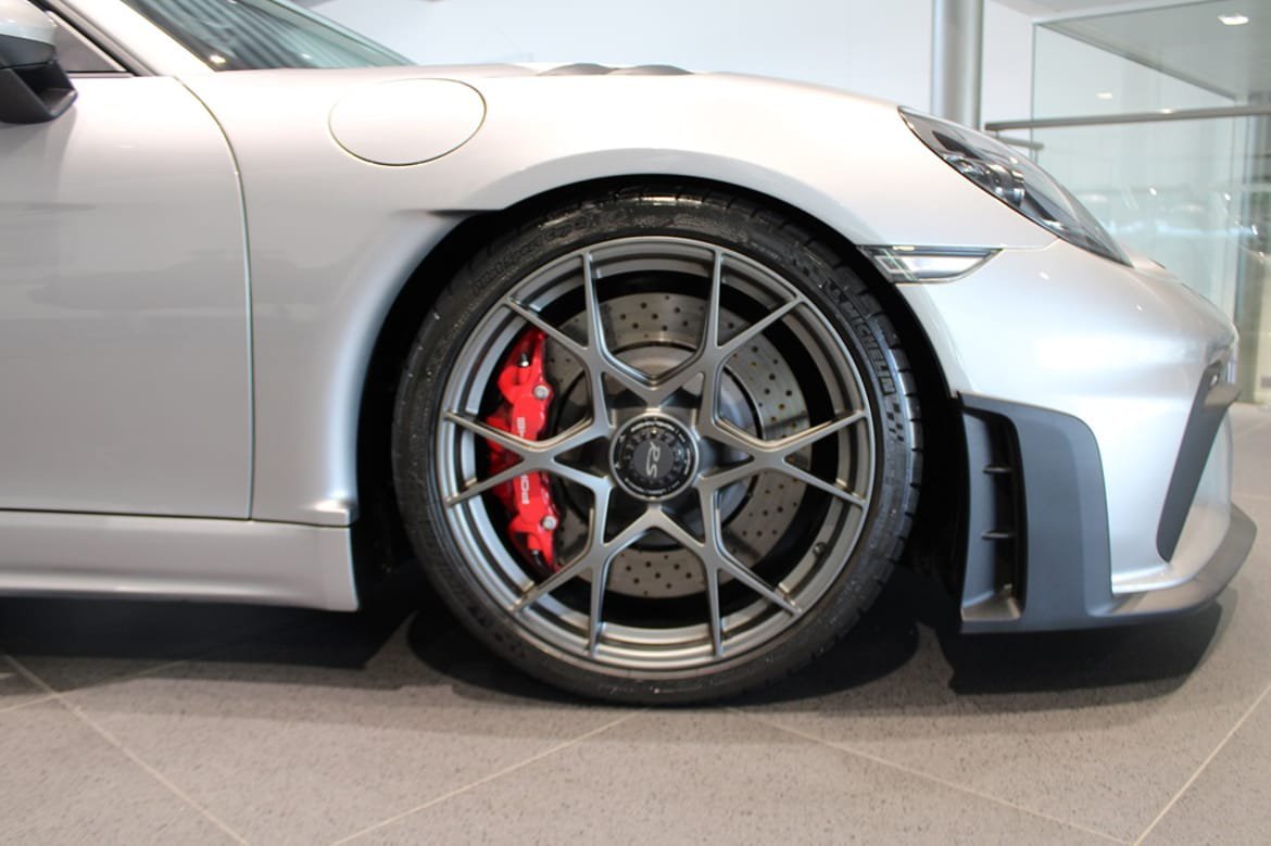 Vehicle Image 9