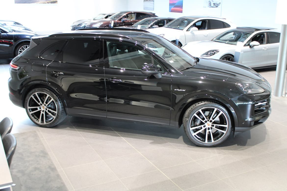 Vehicle Image 9
