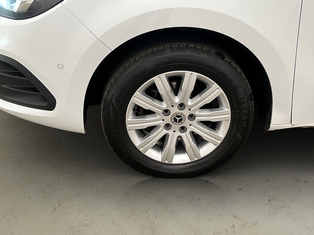 Vehicle Image 28