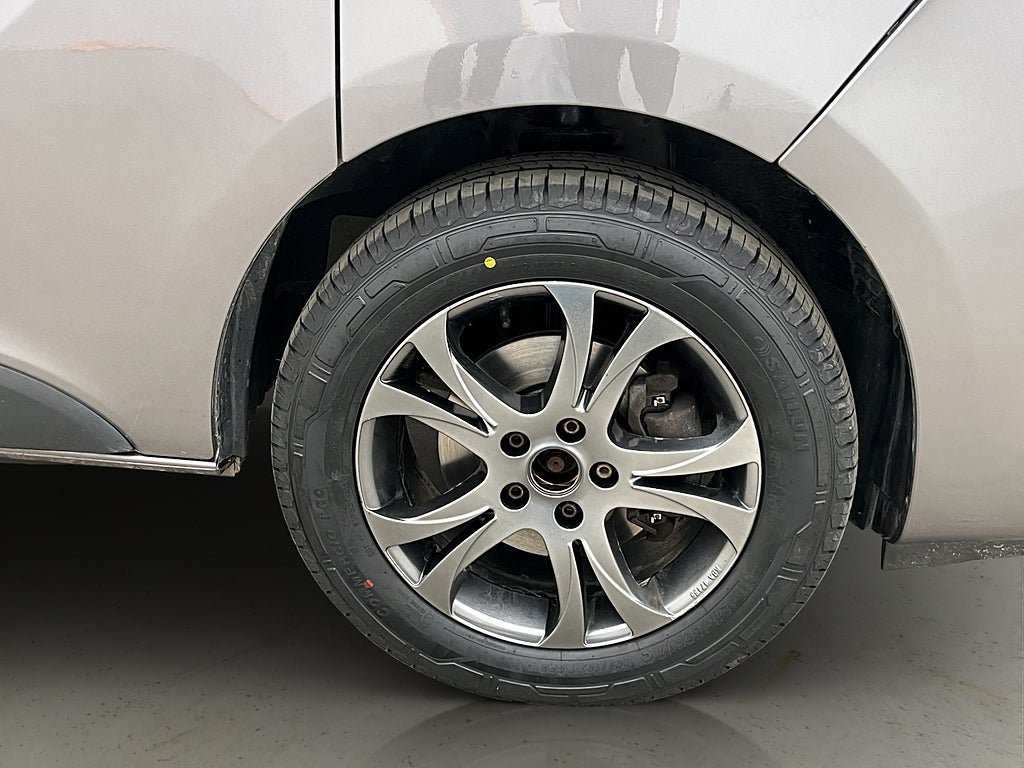 Vehicle Image 23