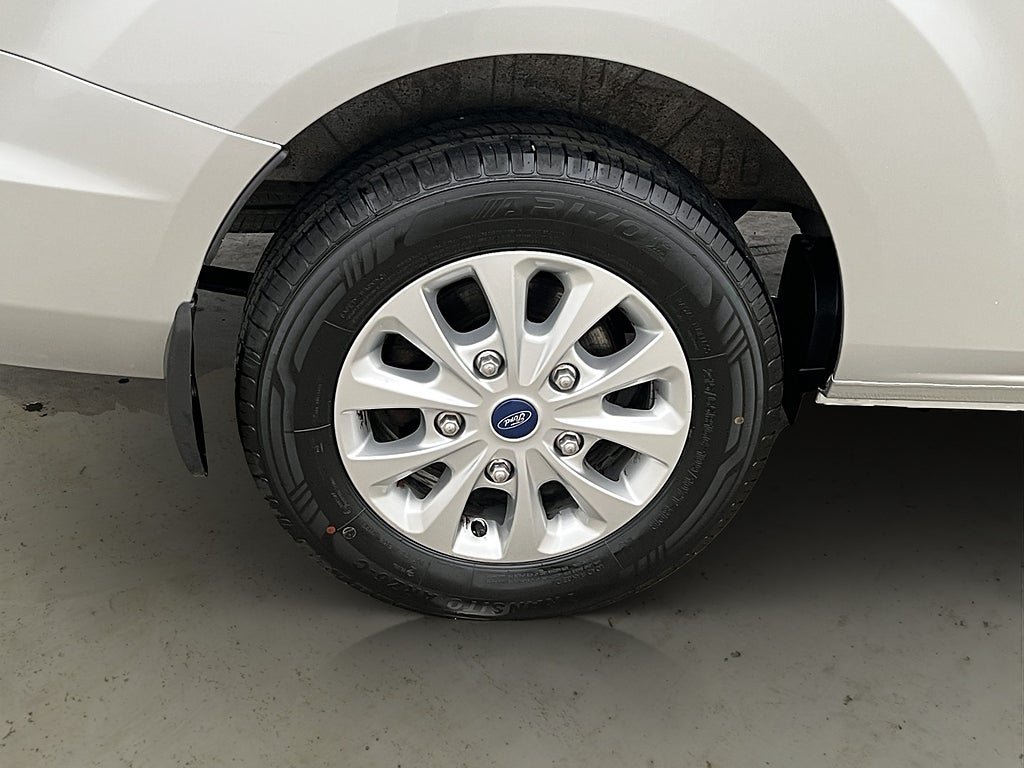 Vehicle Image 30