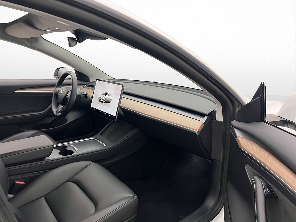 Vehicle Image 33