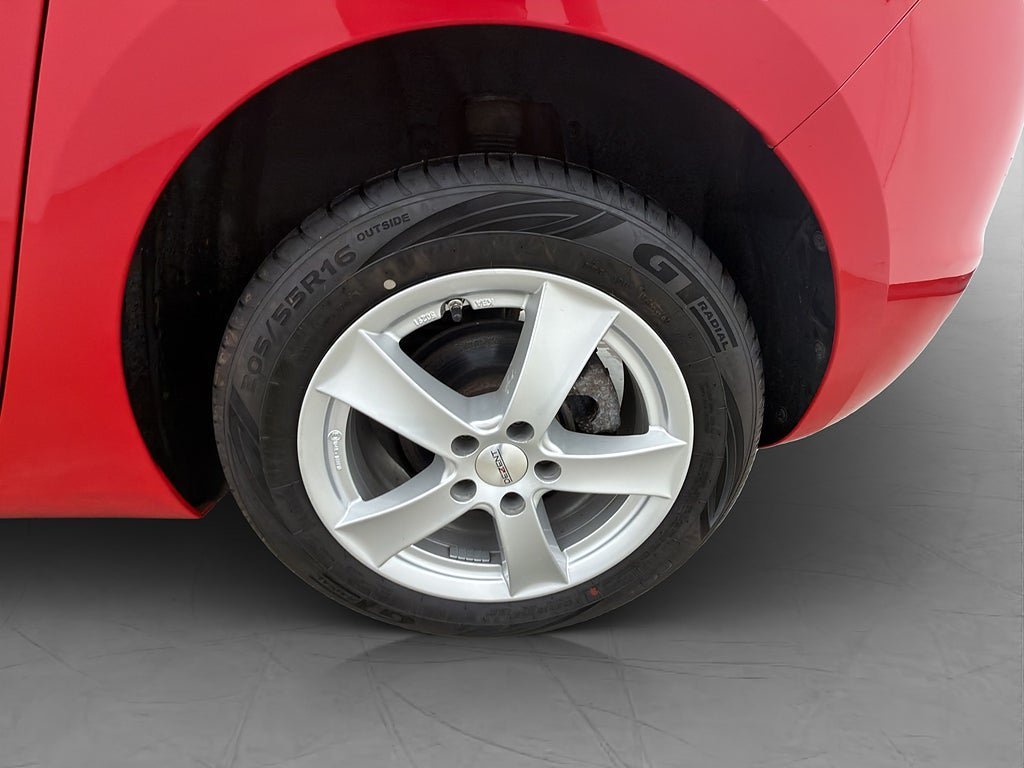 Vehicle Image 11