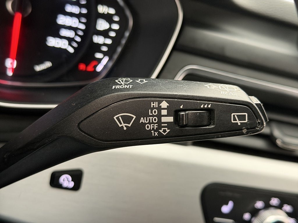 Vehicle Image 24