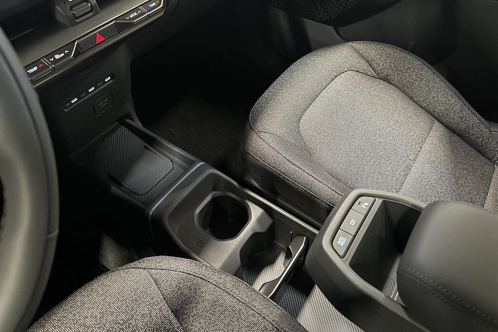 Vehicle Image 24