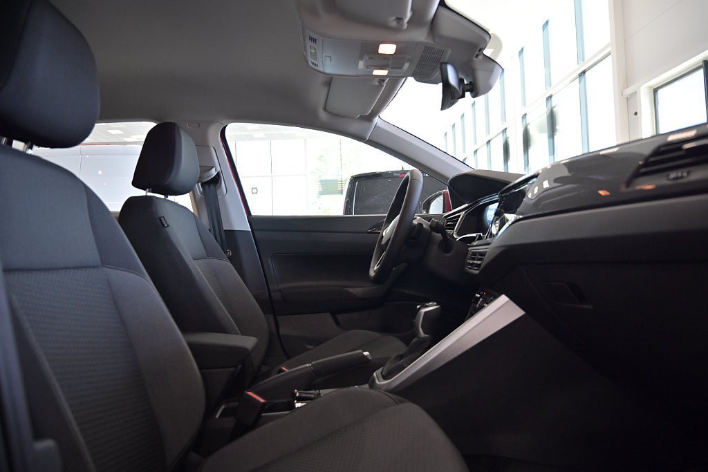 Vehicle Image 21