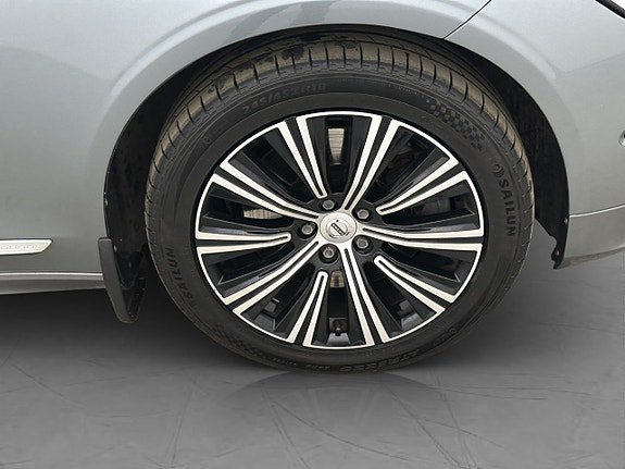 Vehicle Image 38