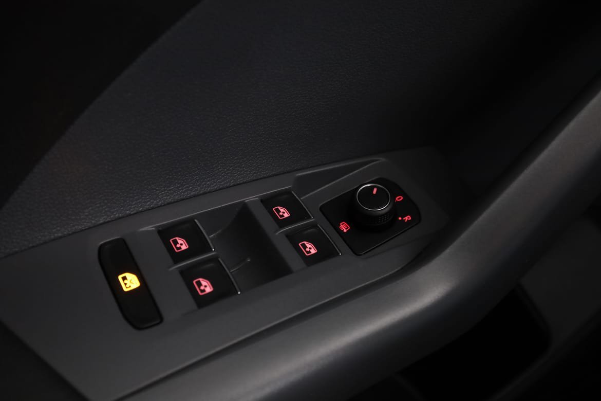Vehicle Image 32
