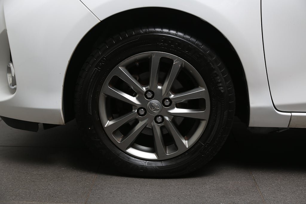 Vehicle Image 7