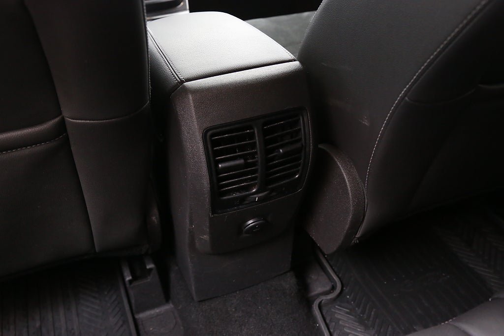 Vehicle Image 24