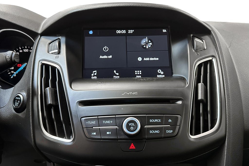 Vehicle Image 9