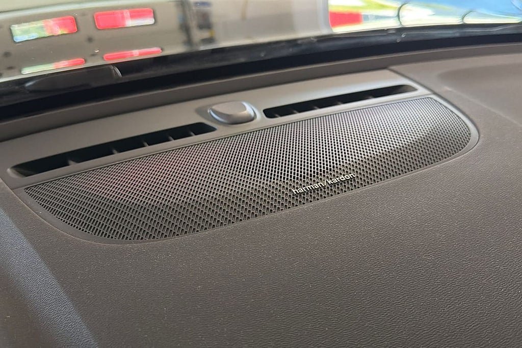 Vehicle Image 23