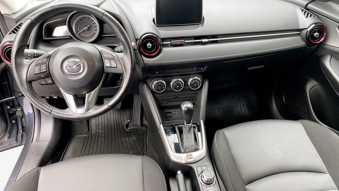 Vehicle Image 10