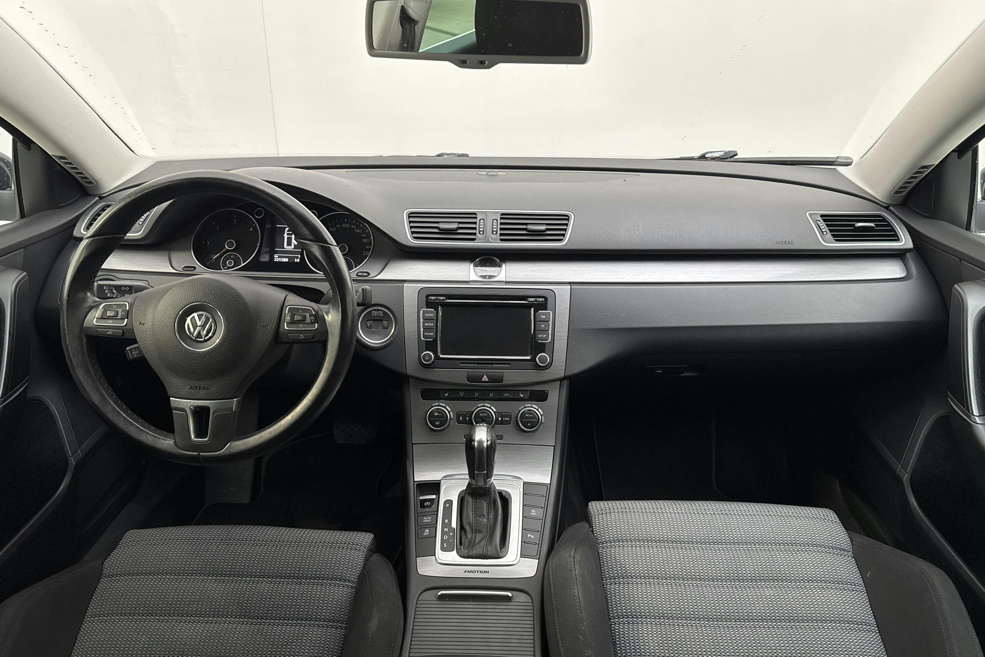 Vehicle Image 6