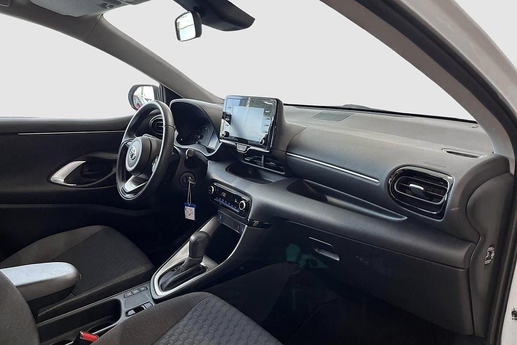 Vehicle Image 8