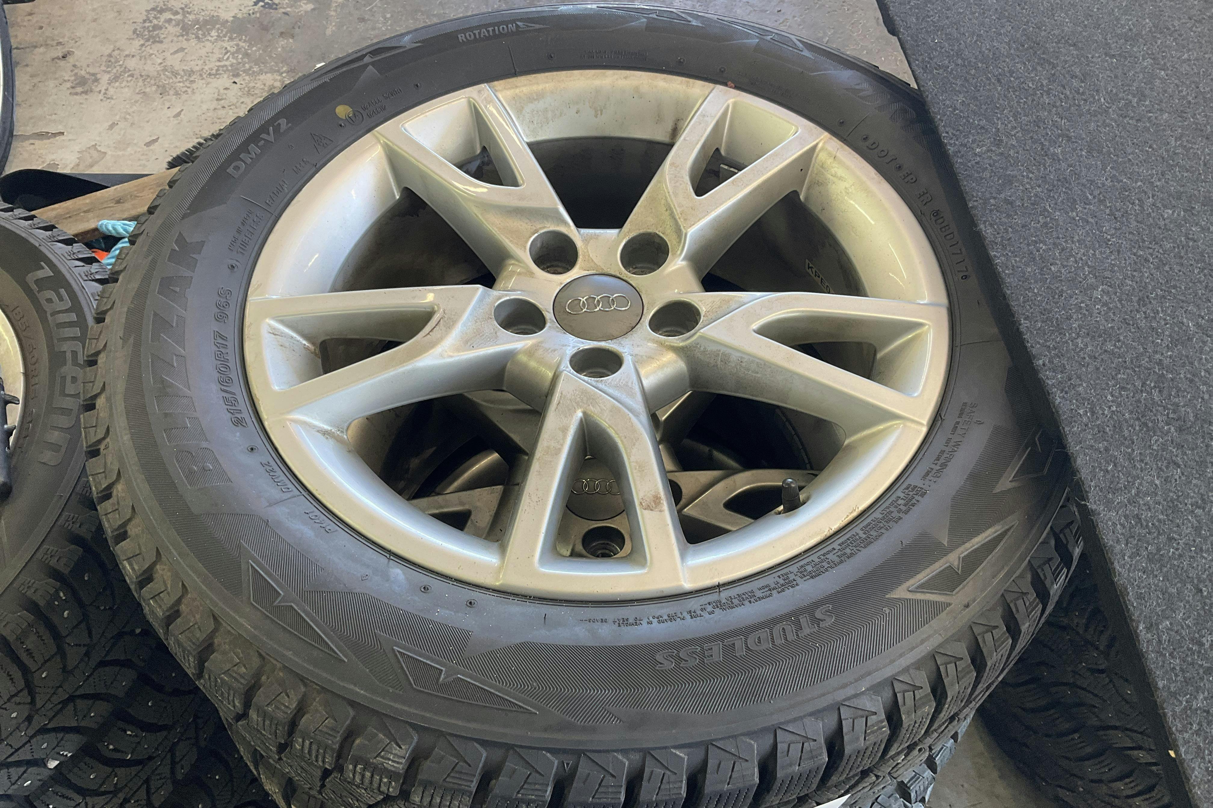 Vehicle Image 11