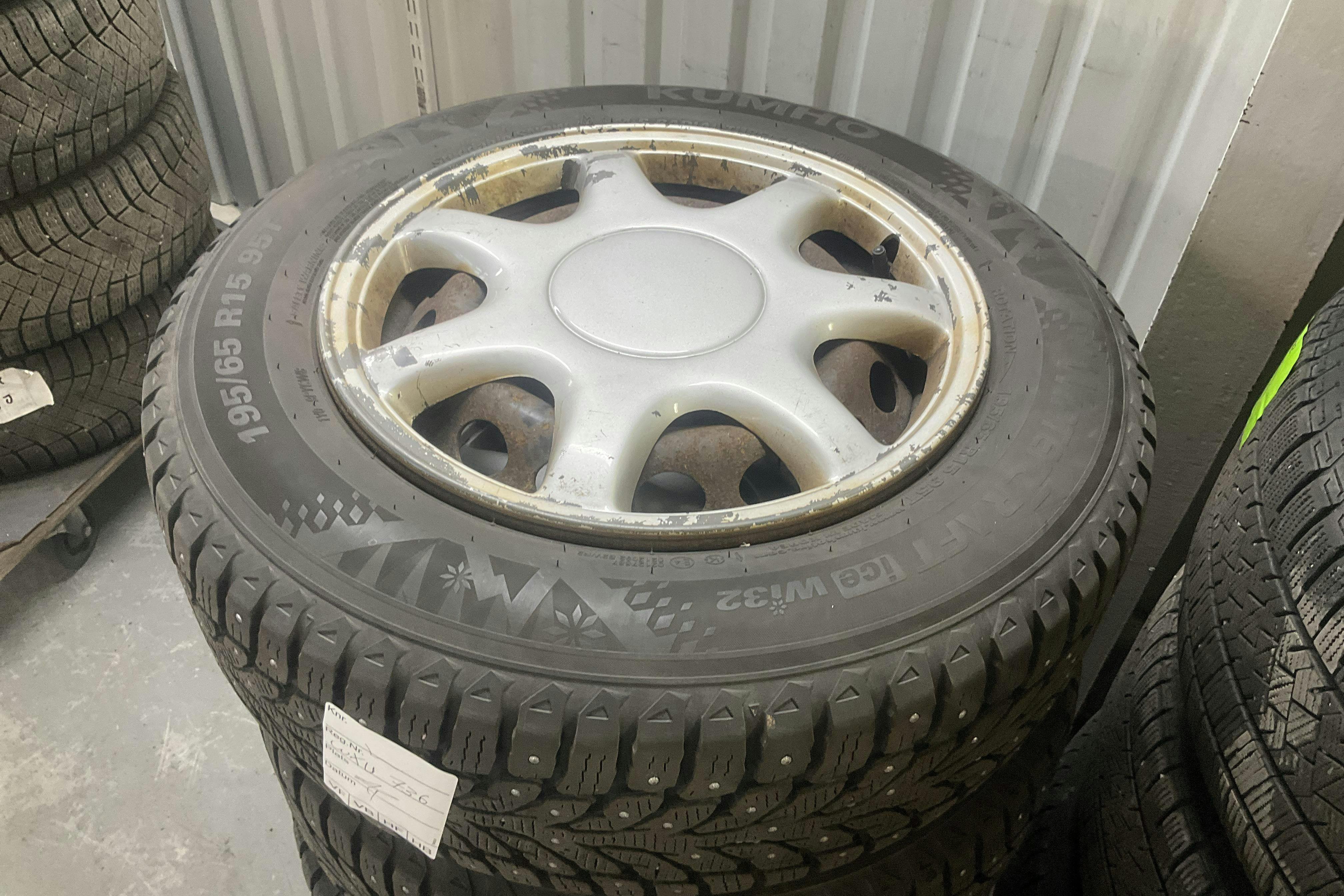 Vehicle Image 12