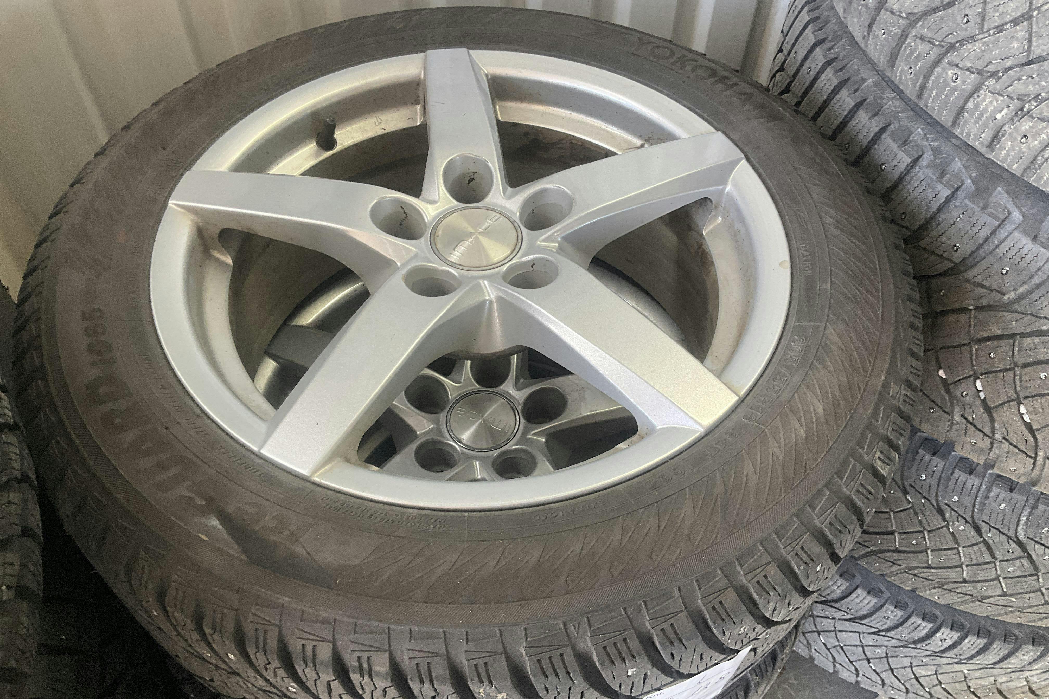 Vehicle Image 14