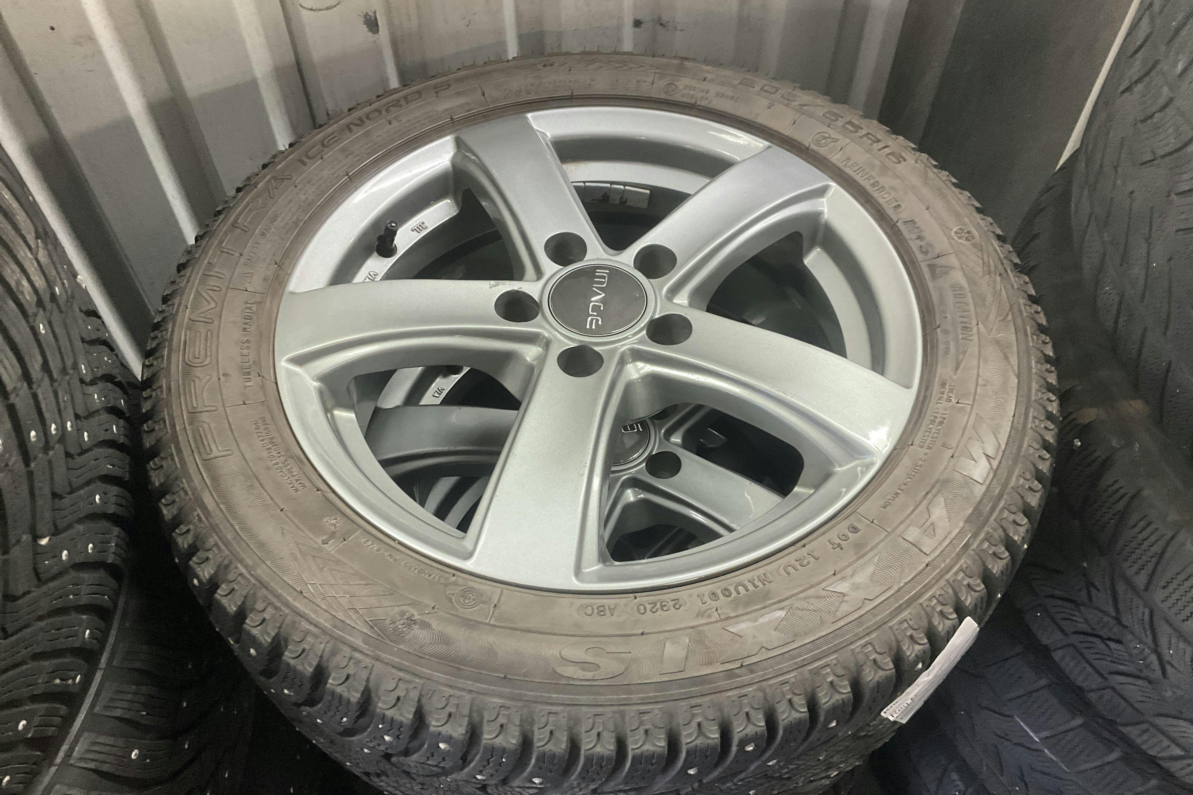 Vehicle Image 11
