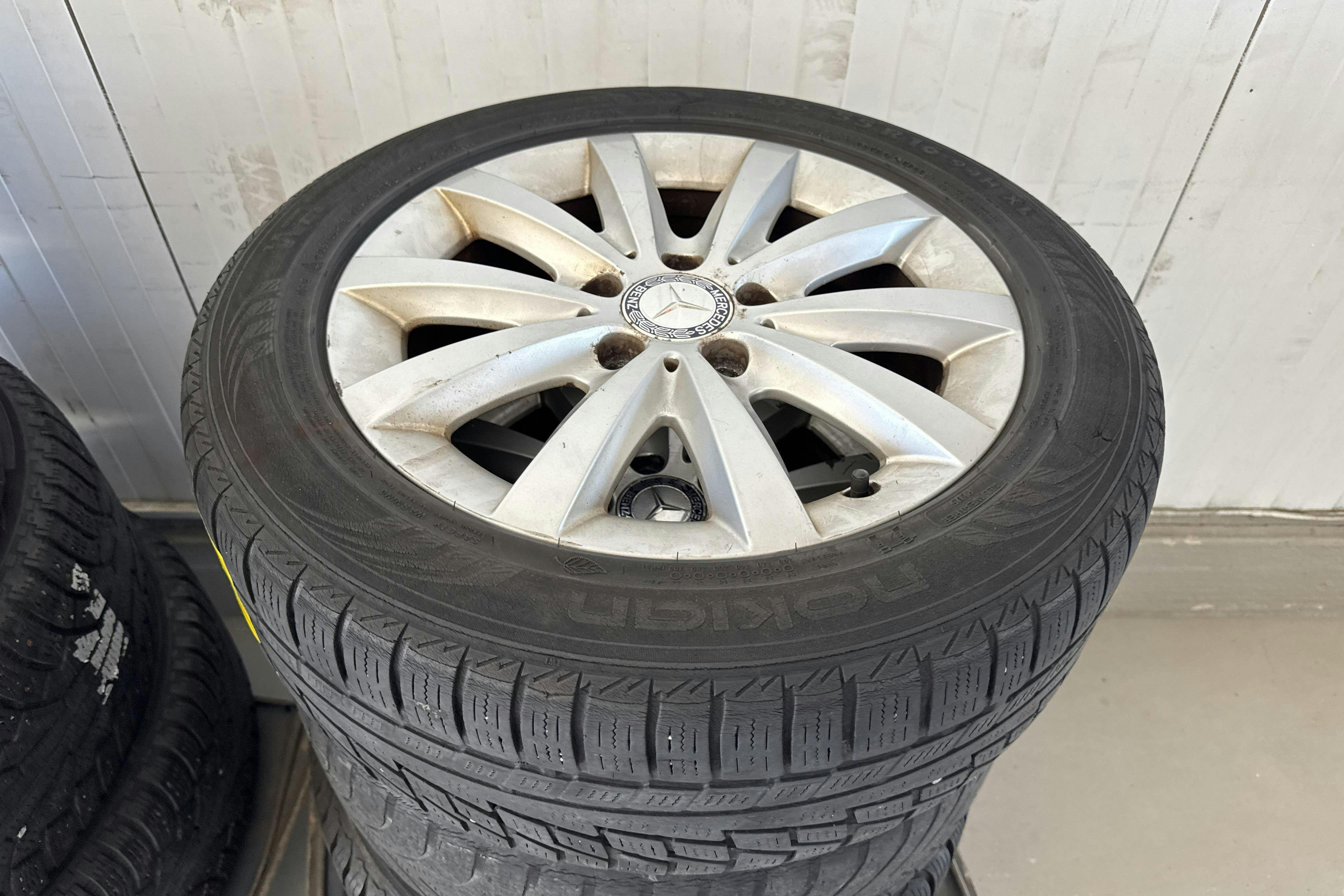 Vehicle Image 15
