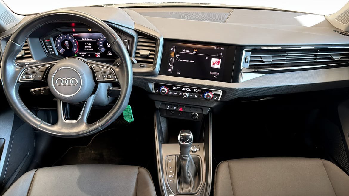 Vehicle Image 10