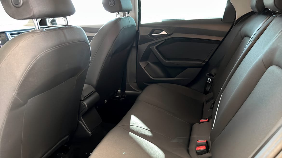 Vehicle Image 11