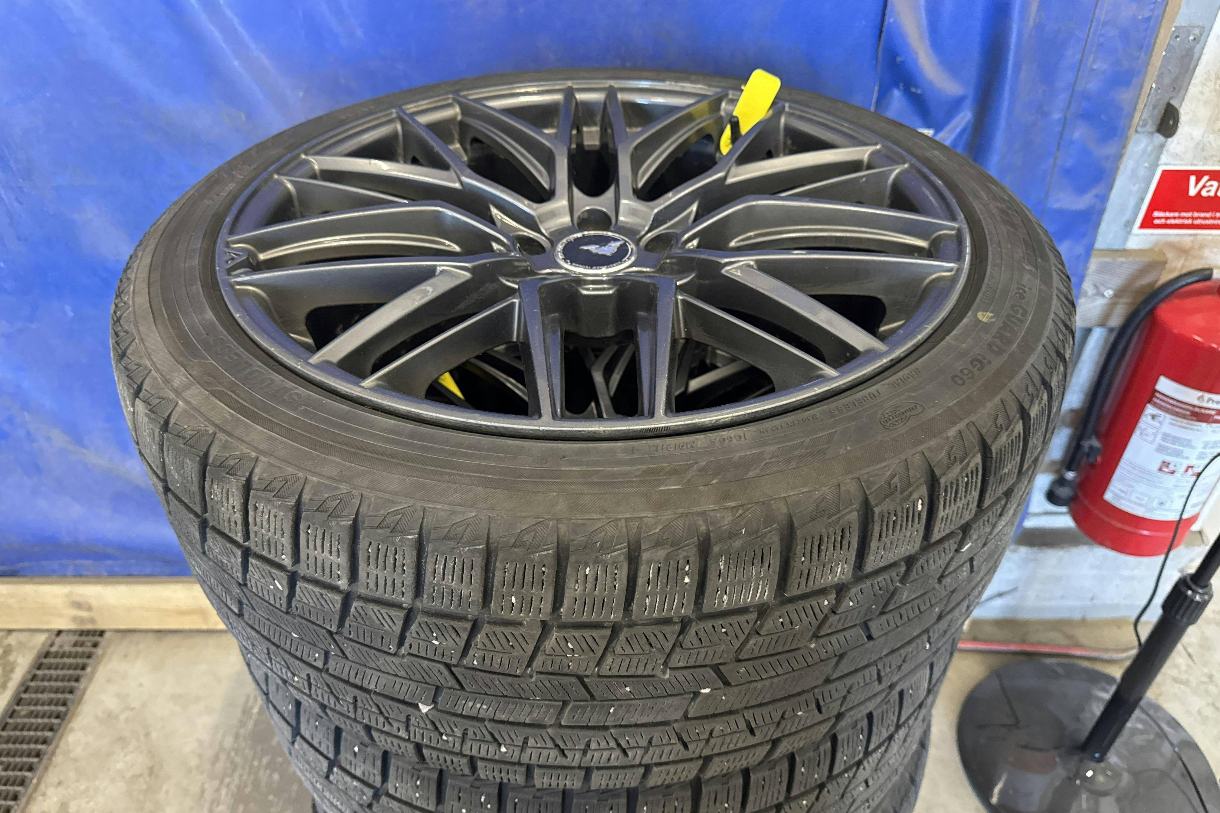 Vehicle Image 21