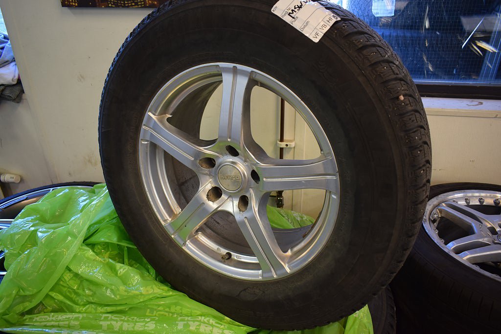 Vehicle Image 21