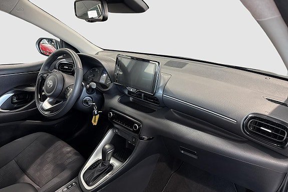 Vehicle Image 6
