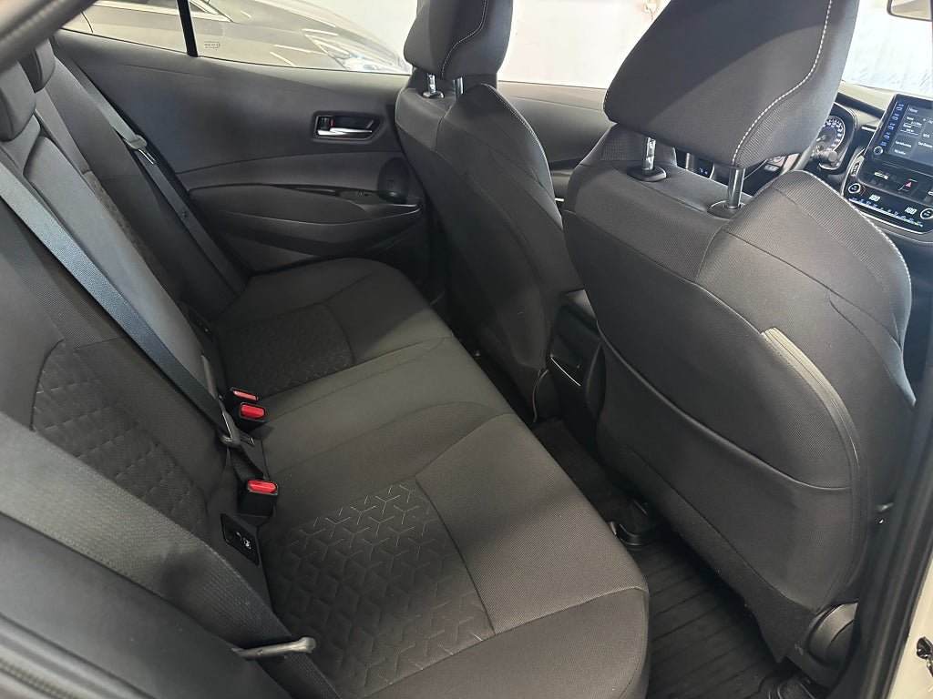 Vehicle Image 18