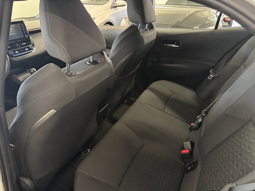 Vehicle Image 19