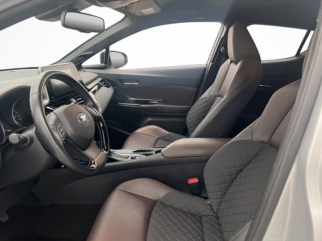Vehicle Image 9