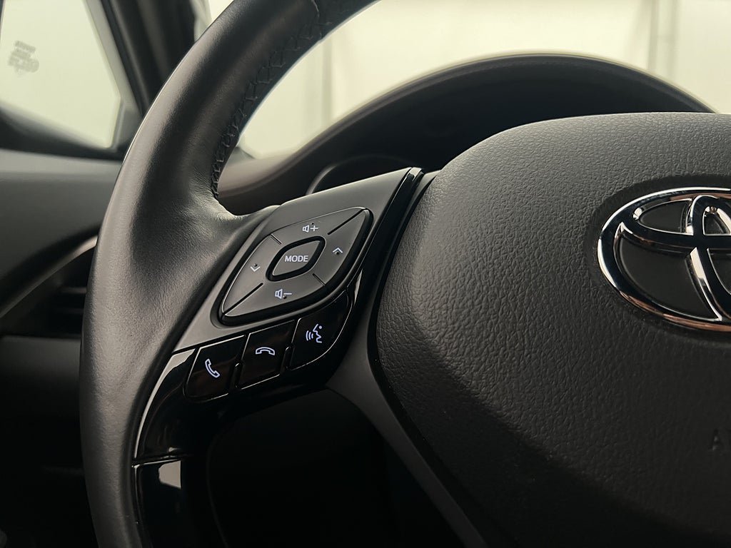 Vehicle Image 19