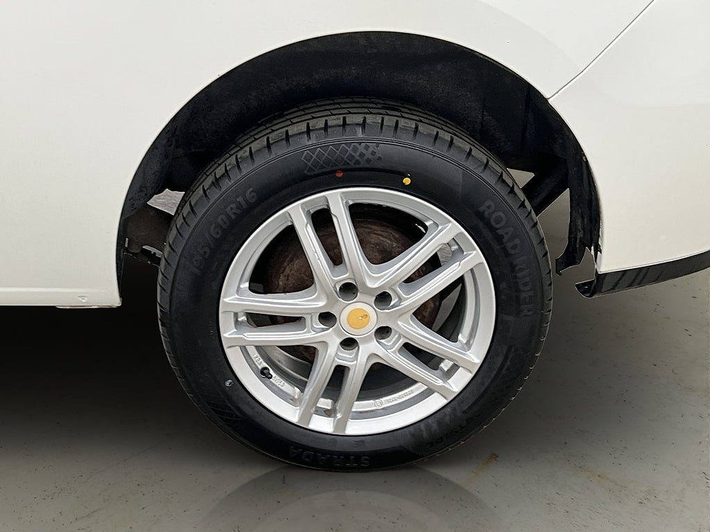 Vehicle Image 26