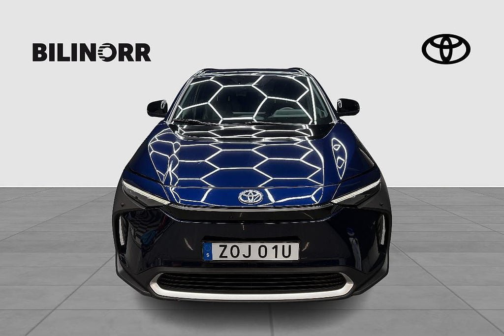 Vehicle Image 8
