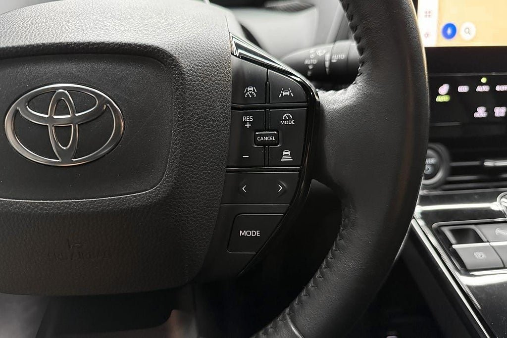 Vehicle Image 16