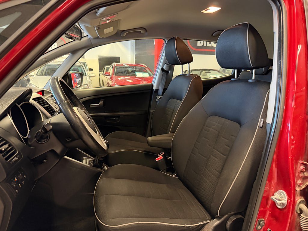 Vehicle Image 8