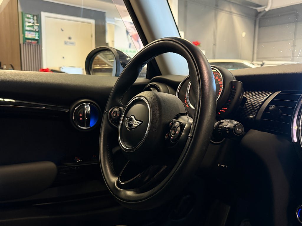 Vehicle Image 26