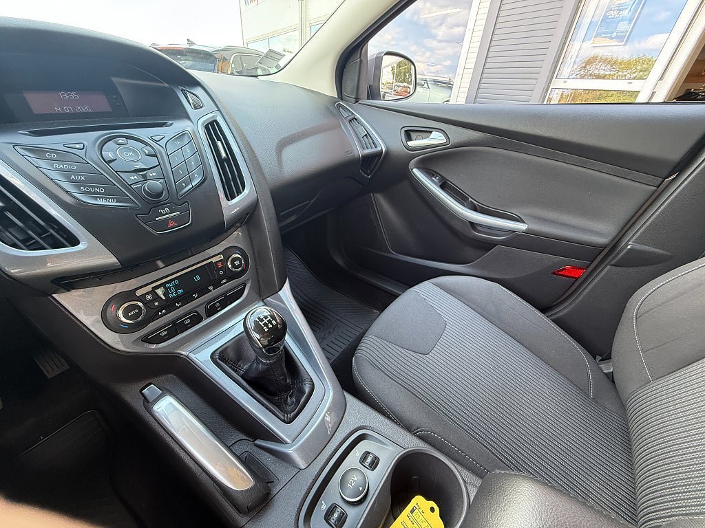 Vehicle Image 15