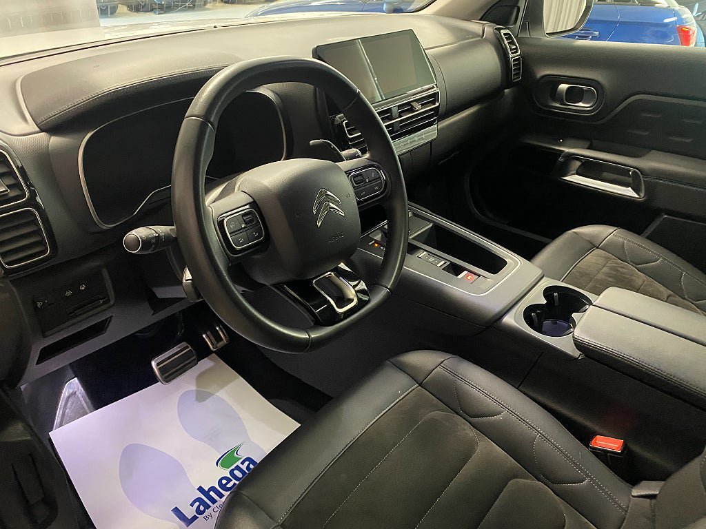 Vehicle Image 15