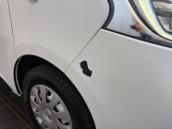 Vehicle Image 16
