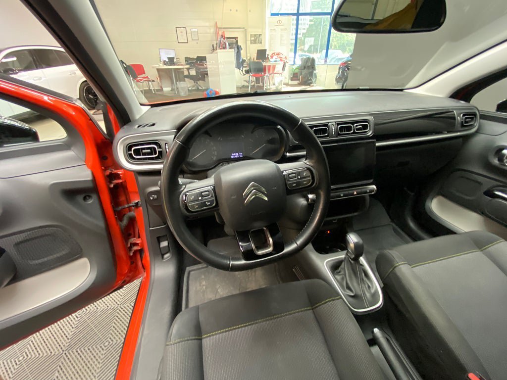 Vehicle Image 7