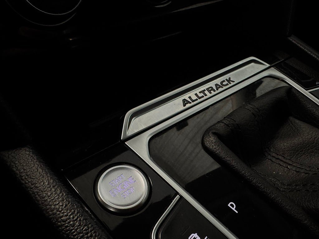 Vehicle Image 24