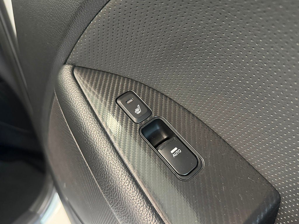 Vehicle Image 24