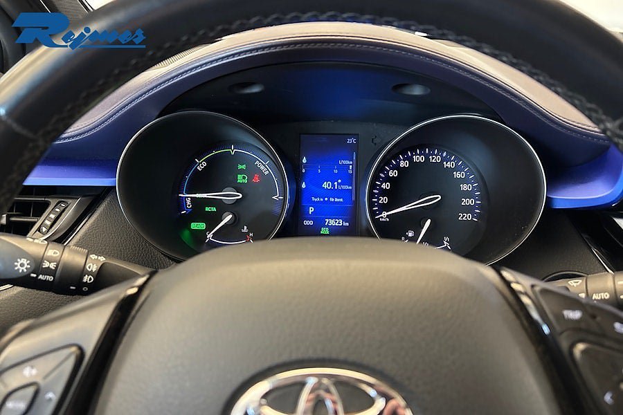 Vehicle Image 8