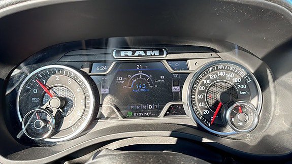 Vehicle Image 16