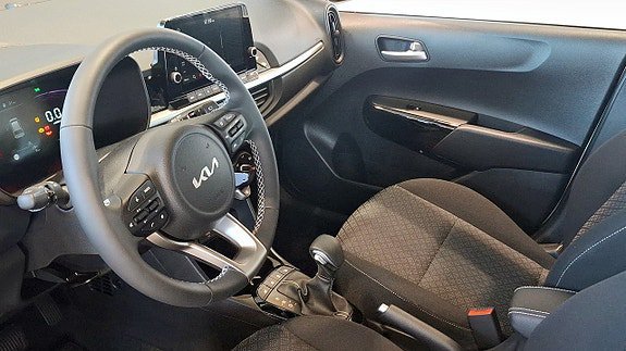 Vehicle Image 9