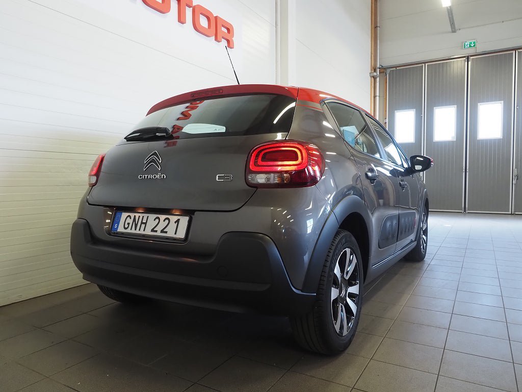 Vehicle Image 6