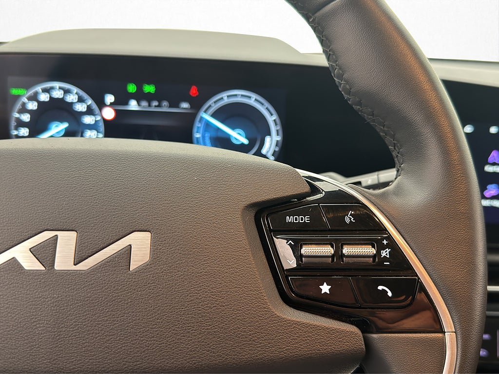 Vehicle Image 26